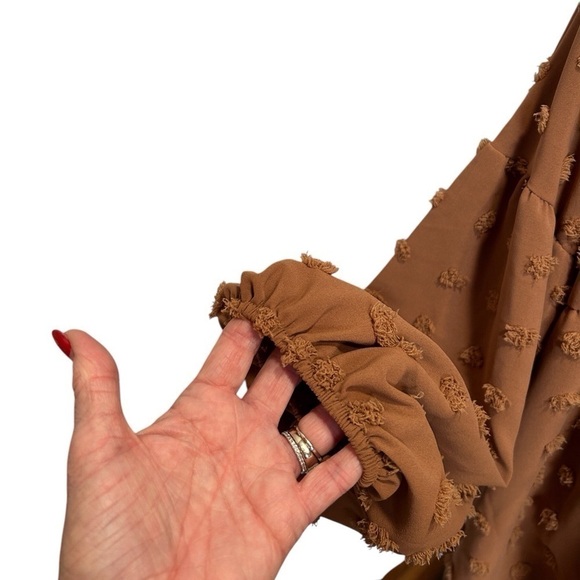 BiBi Women's V-Neck Long Sleeve Oversized Swiss Dot Camel Top Tie Front NWT - Picture 4 of 7